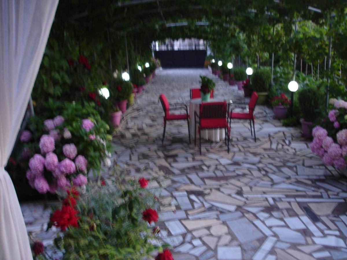 Villa Cato Sarandë エクステリア 写真