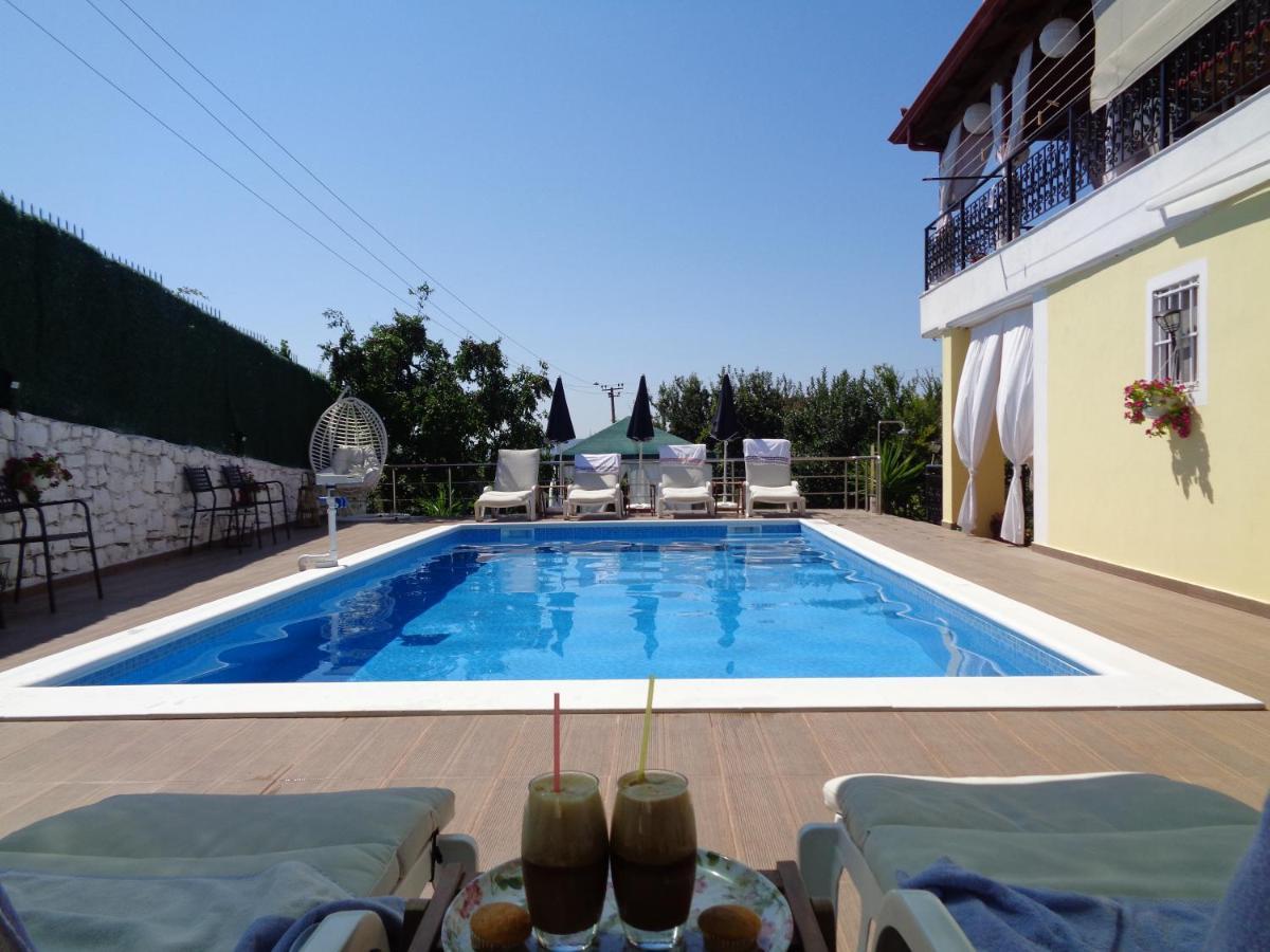 Villa Cato Sarandë エクステリア 写真